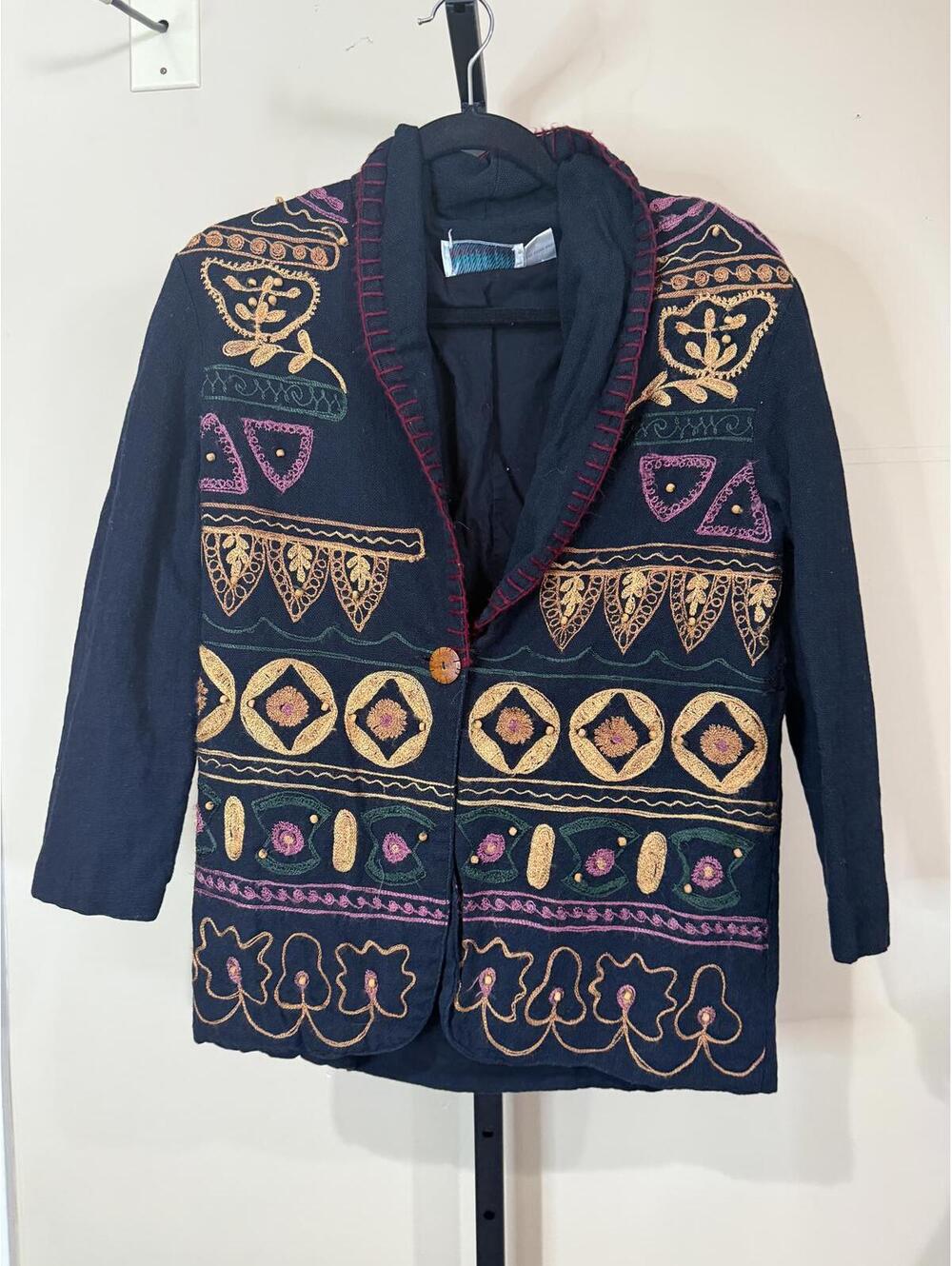 vintage Women's Embroidered Black Jacket Colorful Small Passports Pier one